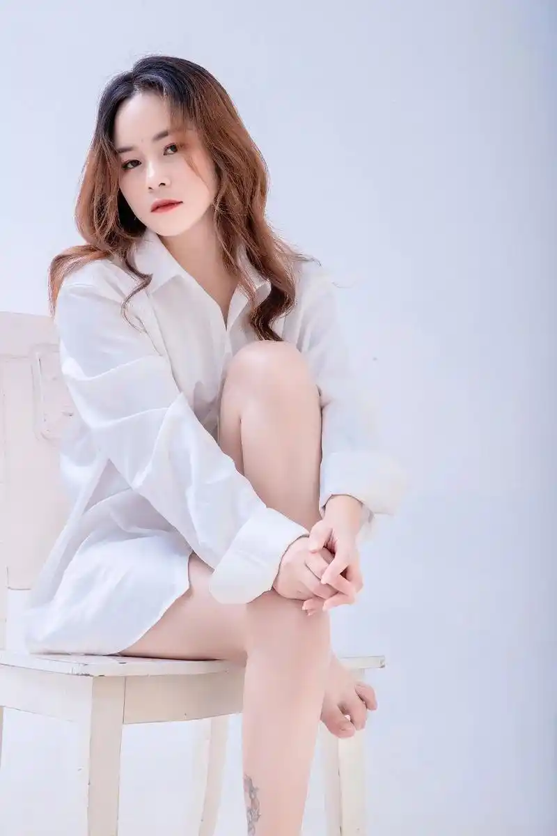 个人写真#个人写真艺术照 #写真情绪片 好像什么都来得及, - 抖音