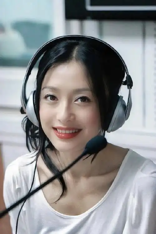 秦岚早期长发照片