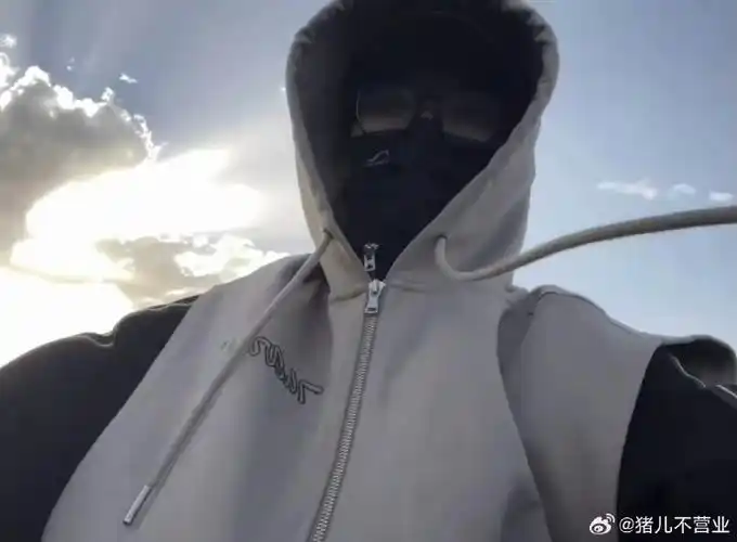 谁懂我有多喜欢丁程鑫带黑框眼镜05  @时代少年团-丁程鑫  #丁程鑫