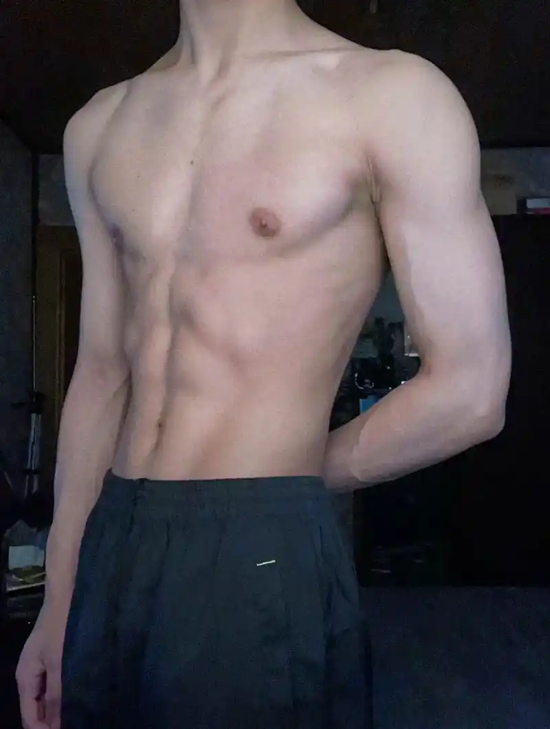 11566跳绳男孩#虎年的第一条抖音 #腹肌 #体育生 #虎虎生 - 抖音