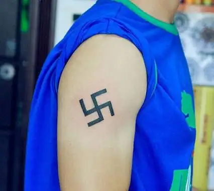 万字符腹部腋下个性万字符卍纹身图案tag标签:万字符个性大臂金色万字