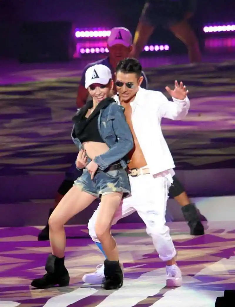 有一天,对方找到赖文慧,信誓旦旦地说:"刘德华给你多少钱?