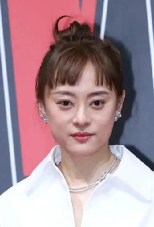 42岁孙俪长发造型美翻众人!