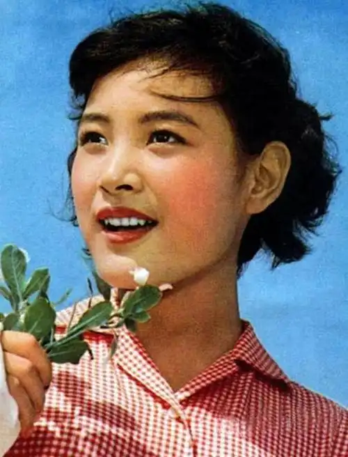 陈冲:被骂脱星,1985年春晚口灾,63岁"抛弃陈"被外国老公宠飞