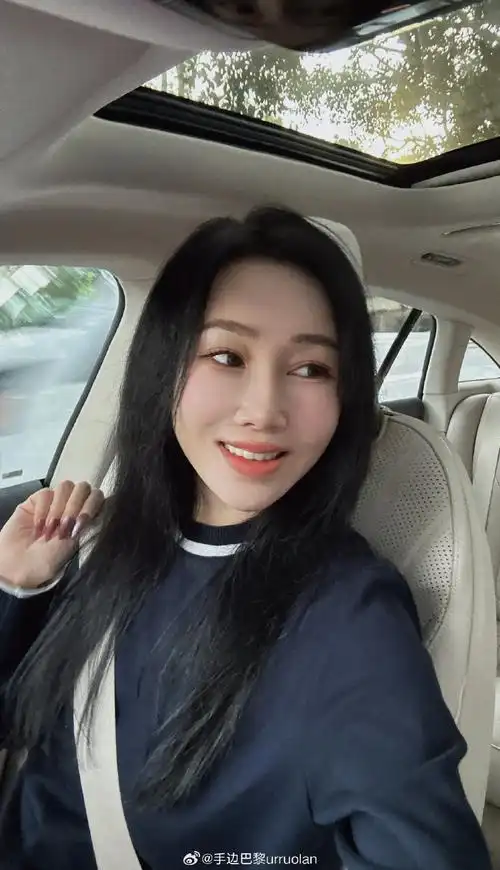 grove走回停车场,一个大姐从后面叫住我说裙子真好看是什么牌子91