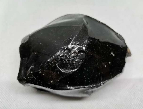 【杂项鉴赏】珍稀玻璃陨石一组