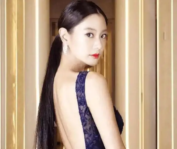 她被誉为东方第一美人, 太优秀无人敢追? 33岁闪婚嫁给企业家