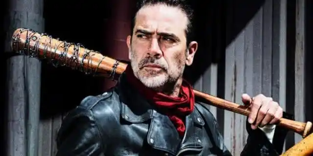 《行尸走肉》官方发布第九季后半段尼根的剧照