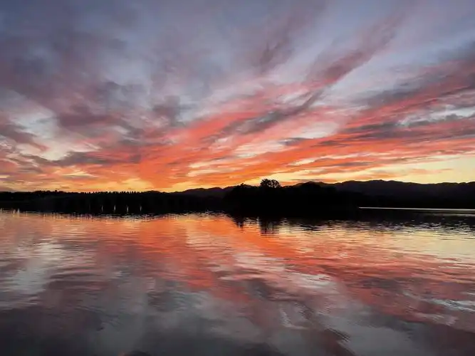 2021年10月10日,北京,颐和园晚霞美如画.