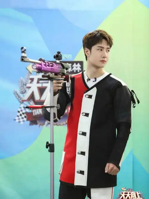 王一博天天向上新图