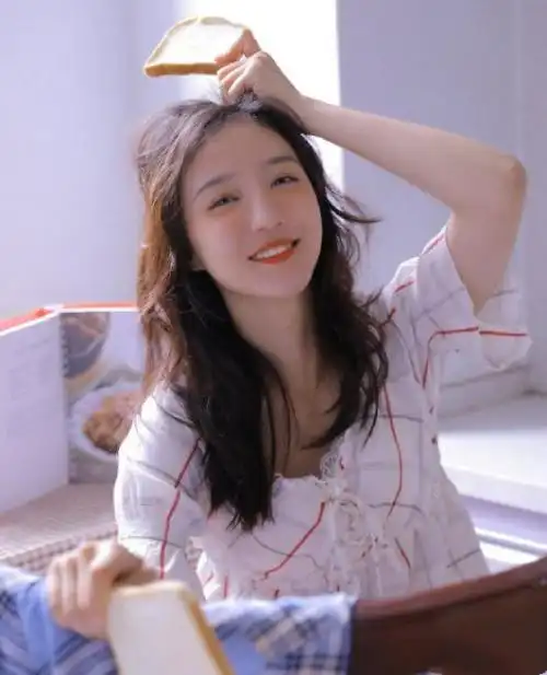 大闹火车站的女演员刘露新剧上线遭ai换脸吓坏观众