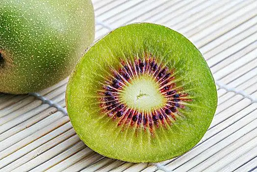 红心猕猴桃图片_红心猕猴桃图片大全_红心猕猴桃图片素材