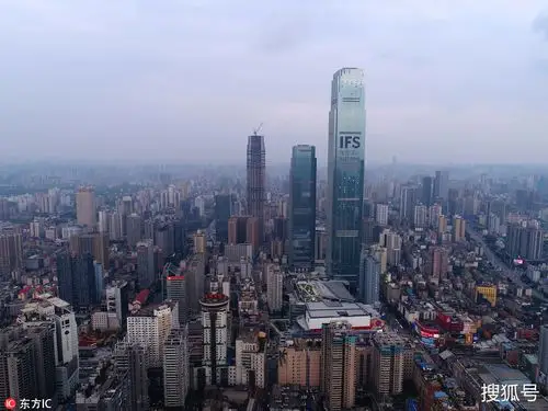 452米长沙国金中心正式开门迎客成湖南新的制高点