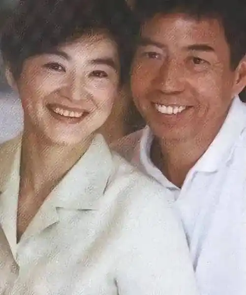 "潇洒贵妇"林青霞:二十年的琼瑶梦,生日获赠丈夫11亿别墅_邢李源_西蒙