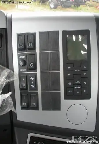 陕汽德龙f3000系列64自卸车实拍详解