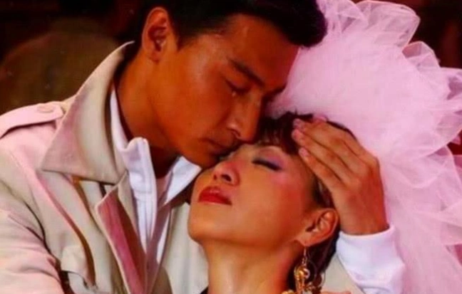 梅艳芳最后一场演唱会挥手告别香港明星基本到场