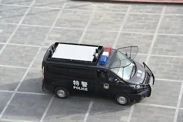 特巡警轻骑森源鸿马防暴巡逻车