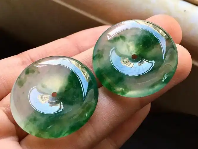 平安扣翡翠图片大全(欣赏一下翡翠吊坠平安扣) - 玩玉石网