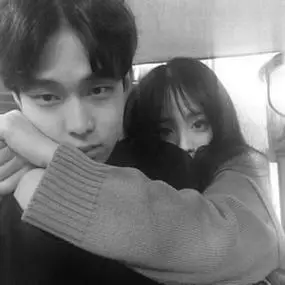 黑白情侣图片一对两张头像高清恩爱的双人黑白情头