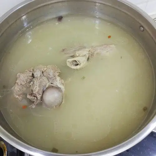 向日葵小小班1995做的大骨汤