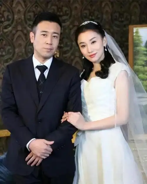 于和伟妻子贤惠能干支持老公资助8个哥哥姐姐好女人旺三代