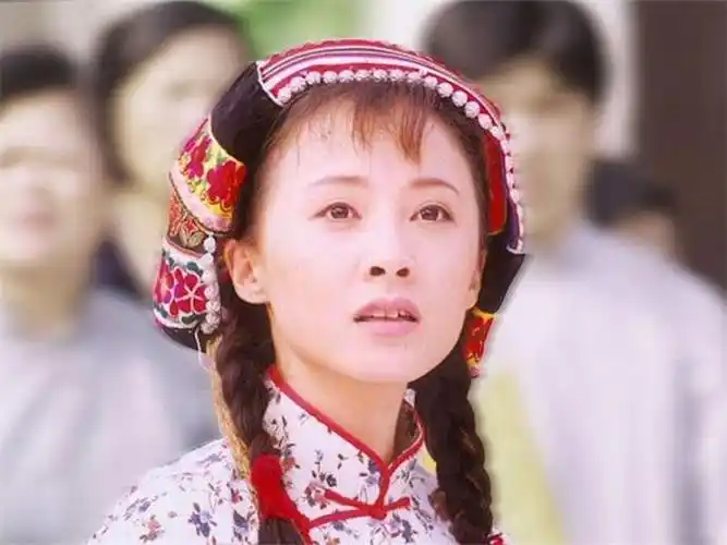 不近女色,一心只为修成大道,现在59岁的徐少华与妻子杨琨结婚已经30多