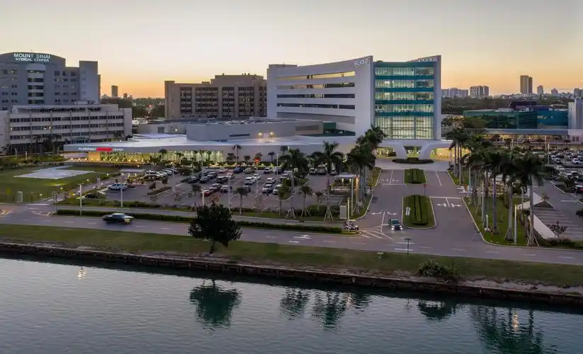 迈阿密海滩的医疗大楼:美国西奈山医疗中心扩建项目鉴赏-hos霍思医疗