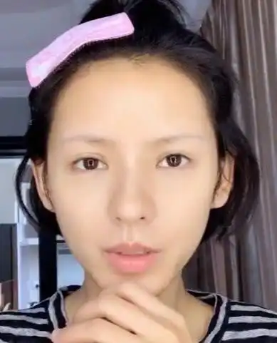 张予曦真的离不开滤镜吗?看到她卸妆的那一刻,网友:快化回去吧