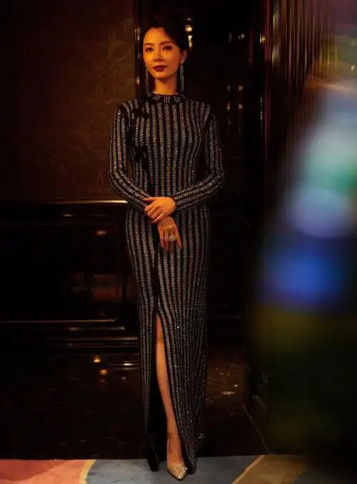 陈数自带回忆功能当一袭旗袍加身网友顿时回到了老上海