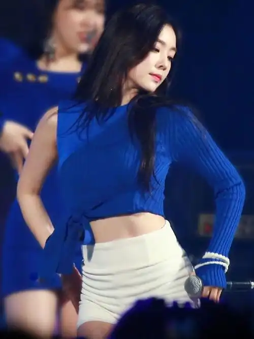 小个子夏季怎么穿裴珠泫教你棉麻小白裙凹出清纯气质