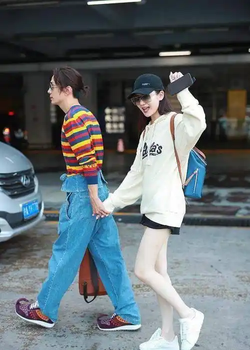 原创原创34岁戚薇真会穿168身高穿出2米气场网友李承铉好眼光