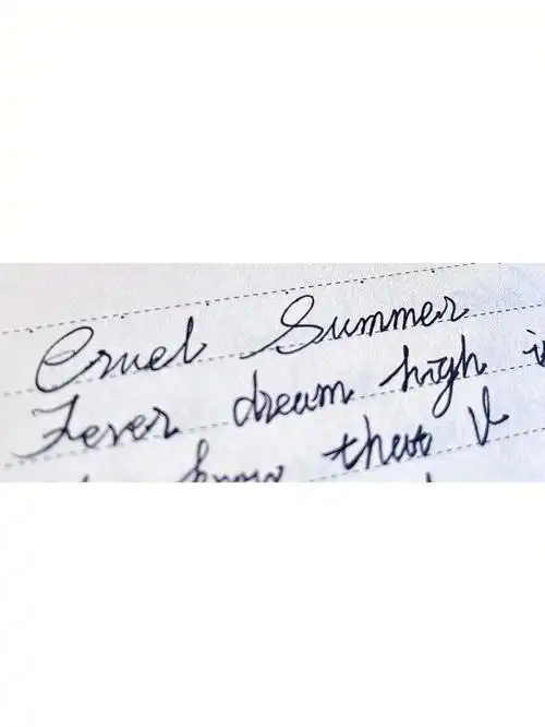 摘抄歌词cruelsummer