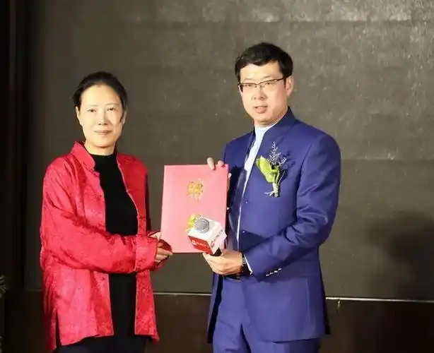 "财经女侠"叶檀:与丈夫跨国分居不生孩子,患乳腺癌后她后悔吗