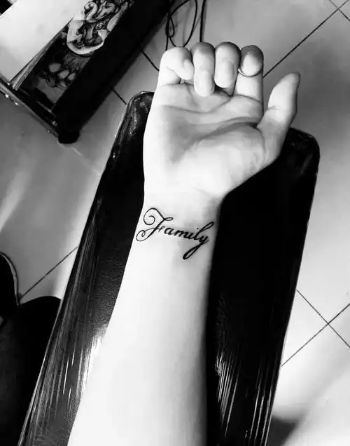 手腕英文纹身图片_成品手部欧美字符纹身图案