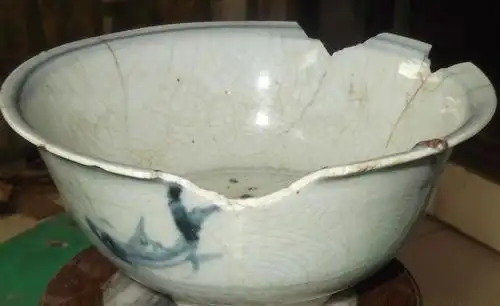 男子收留乞丐乞丐临走时拿出破碗相赠此后用它发财