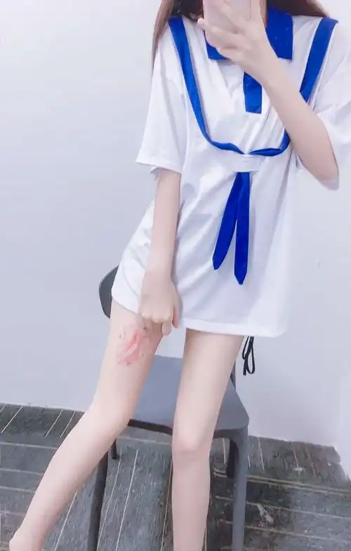 年轻多拍照片 八十岁还能网恋～#歌曲爱的蠢动 #对镜拍 #腿 - 抖音