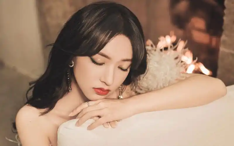 程潇白裙壁纸图片-美女壁纸-高清美女图片-第9图-娟娟壁纸