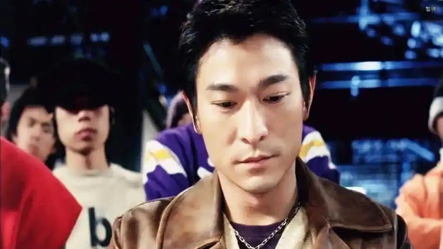 原创皮衣天王刘德华从赌神到莫斯科行动穿了30多年皮衣