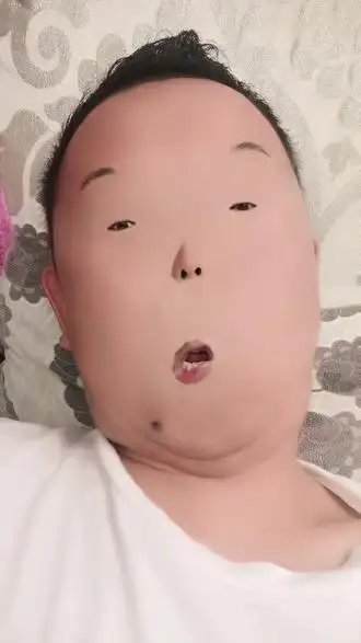 小眼睛在夜深人静的时候