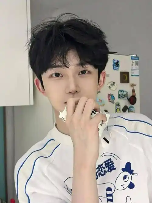 出门必备搭讪的男生发型