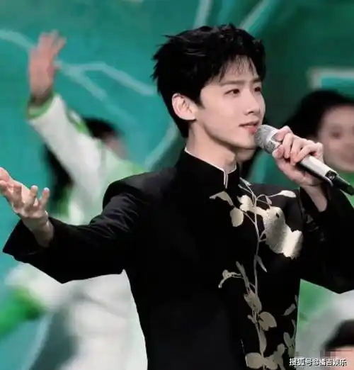 白敬亭衣服 dvn,被扒出抄袭!_网友_问题_事情