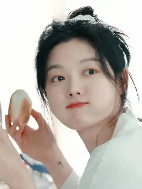 与恶魔有约超话#与恶魔有约##宋江金裕贞#一大早被小猪包老婆的可爱