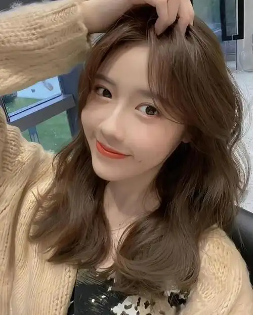 在冬季矮个子女生的8款首选时尚发型,时髦气质,让你显高又显瘦