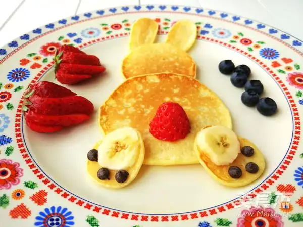 小兔子香蕉松饼的做法