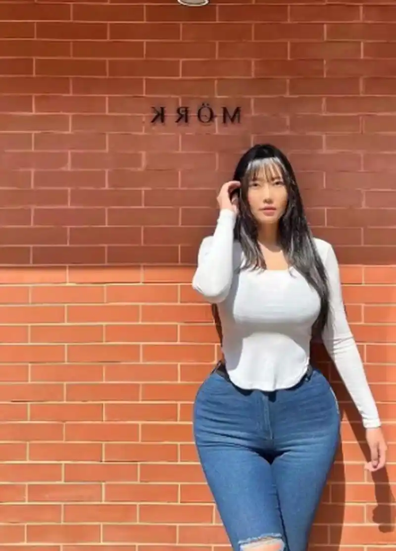 这是梨形身材的天花板吧