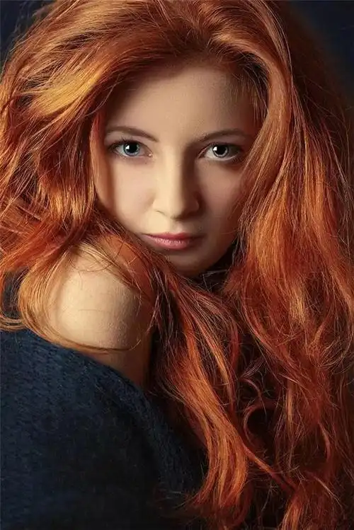 美女的眼神 特写