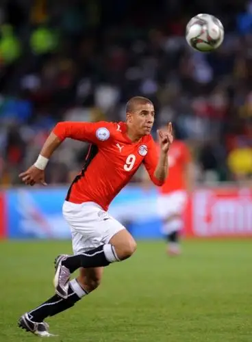 图文联合会杯巴西43险胜埃及齐丹狂奔带球进攻