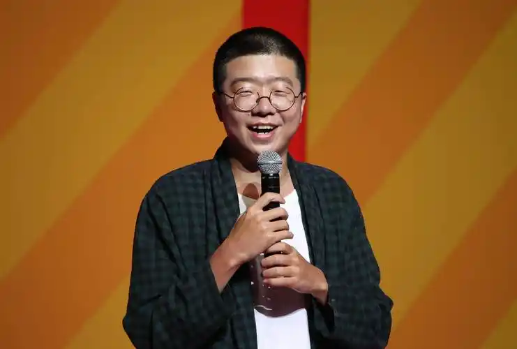 李诞直播首秀,超千万人围观,交个朋友复制下一个"老罗"_淘宝_罗永浩