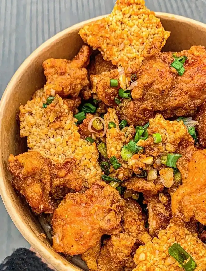 我为什么才吃到【蟹黄锅巴鸡】 真的好好吃 - 抖音