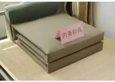 最爱军被那"豆腐块"模样_被子_军营_班长